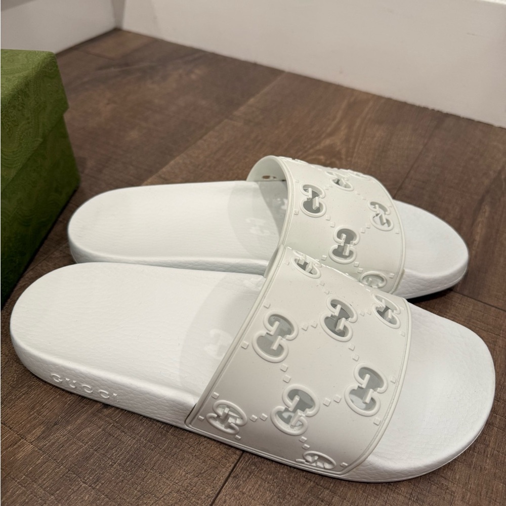 Gucci - Picture 2 of 6